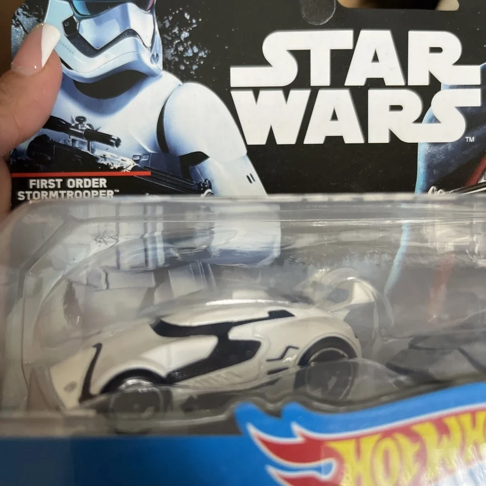 2014 Hot Wheels Star Wars Red Card 2pk. Stormtrooper & Captain Phasma #7 CKL35